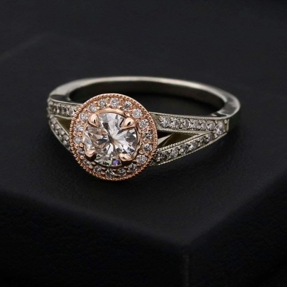 Solitaire Style Finger Ring
